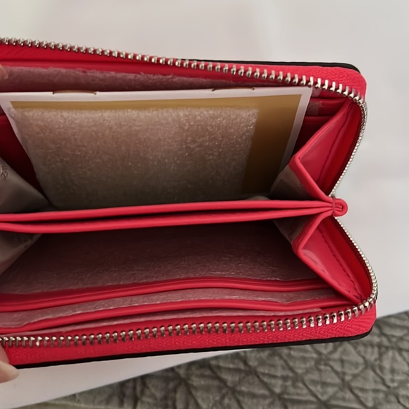 Michael Kors Jets Set small zip card case deep pink with silver hardware NWT - Picture 6 of 8